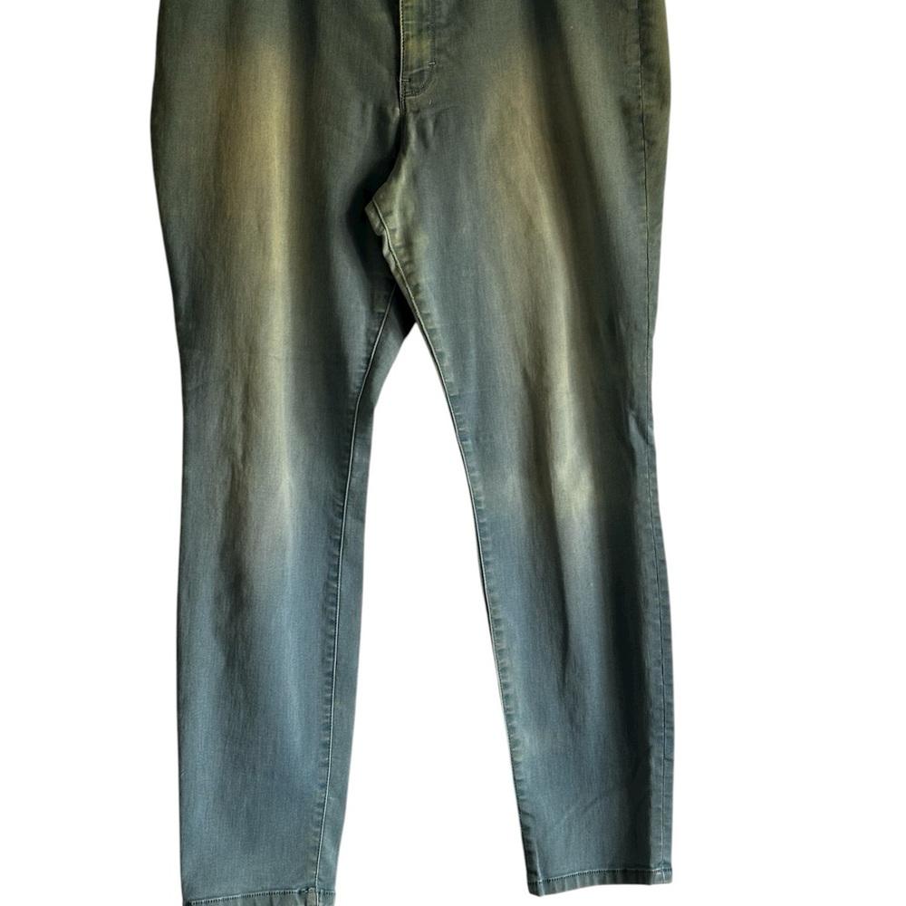 Decree Woman Light Blue Faded Jeggings, Strechy Denim,SZ 19